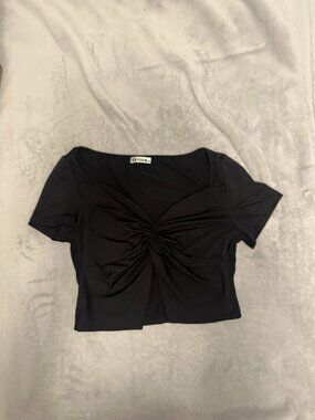 Vetior Twist Front Short Sleeve Crop Top - Size M